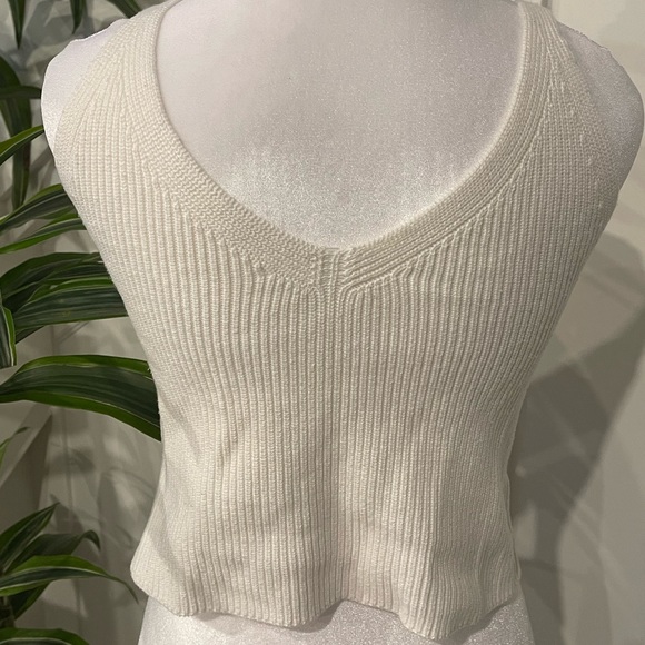 🕊️ BRANDY MELVILLE White Crop Top One Size 🕊️ - Picture 2 of 2